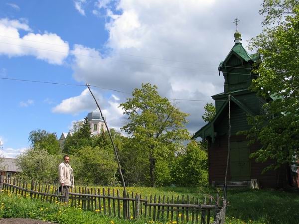 Церковь Киево-Печерской иконы Божией Матери, Руново (Новосокольнический район, Псковская область). общий вид в ландшафте, Вид на Руновские храмы