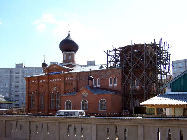 Орехово-Зуево. Церковь Рождества Пресвятой Богородицы. общий вид в ландшафте