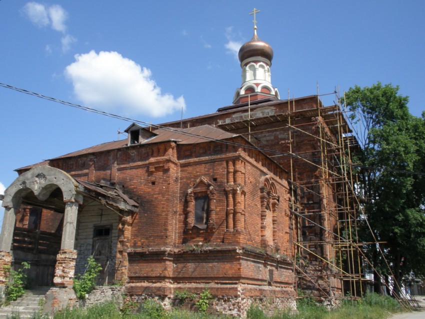 Льва Толстого, село. Церковь Трех святителей. фасады