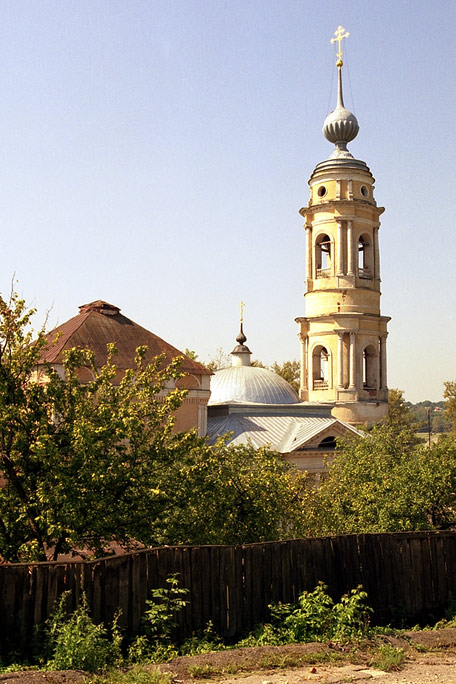 Калуга. Церковь Спаса Преображения на подоле. фасады, Снято август 2004 г.