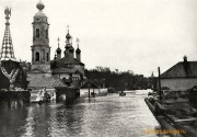 Церковь Преображения Господня на Подоле, Вид с юго-запада на церковь в период половодья реки Оки 1908 года (источник - http://kompas-kaluga.ru/historyitem/11259/)<br>, Калуга, Калуга, город, Калужская область