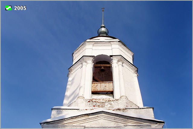 Церковь Троицы Живоначальной, Фетинино (Собинский район, Владимирская область). архитектурные детали, Завершение колокольни