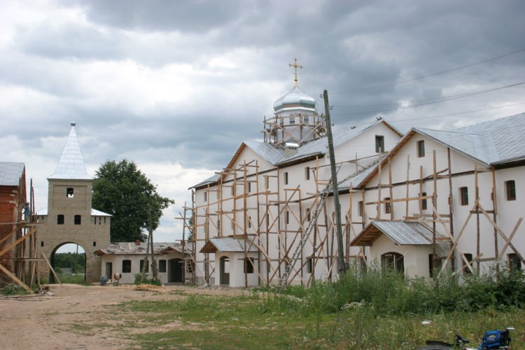 Георгиевский монастырь, Искра (Мещовский район, Калужская область). фасады, Братский корпус