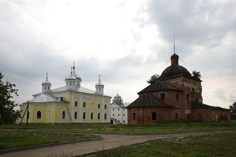 Георгиевский монастырь, Искра (Мещовский район, Калужская область). фасады