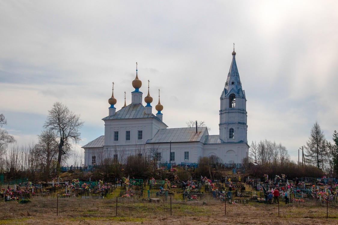 Церковь Троицы Живоначальной, Семёновское (Первомайский район, Ярославская область). общий вид в ландшафте