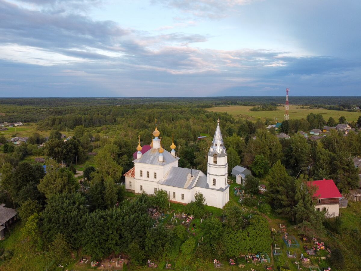 Церковь Троицы Живоначальной, Семёновское (Первомайский район, Ярославская область). общий вид в ландшафте