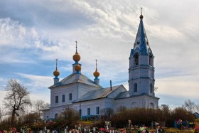 Семёновское. Церковь Троицы Живоначальной