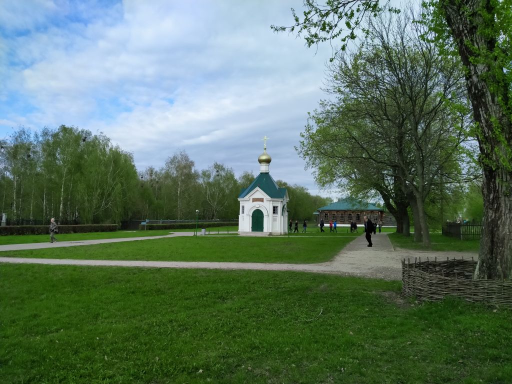 Часовня Сошествия Святого Духа, Константиново (Рыбновский район, Рязанская область). общий вид в ландшафте