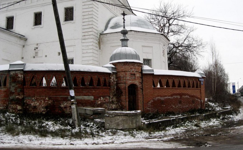 Церковь Михаила Архангела в Красном селе, Владимир (Владимир, город, Владимирская область). дополнительная информация, часовня в ограде церкви