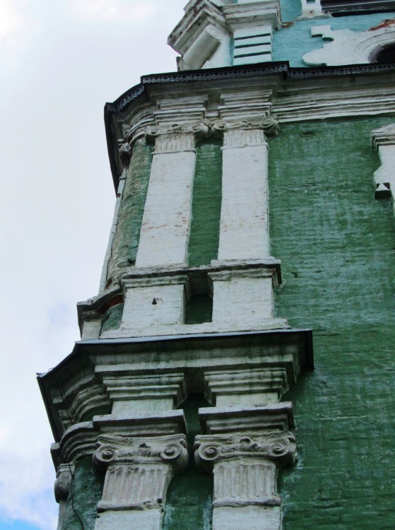 Владимир. Церковь Никиты мученика. архитектурные детали, фрагмент западного фасада