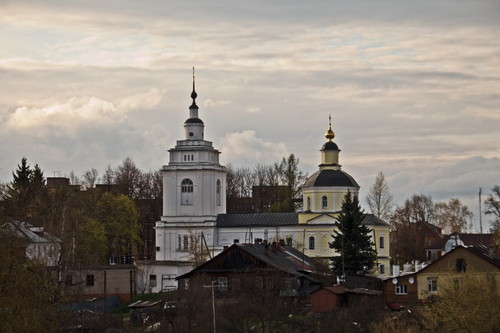 Руза. Церковь Покрова Пресвятой Богородицы. общий вид в ландшафте