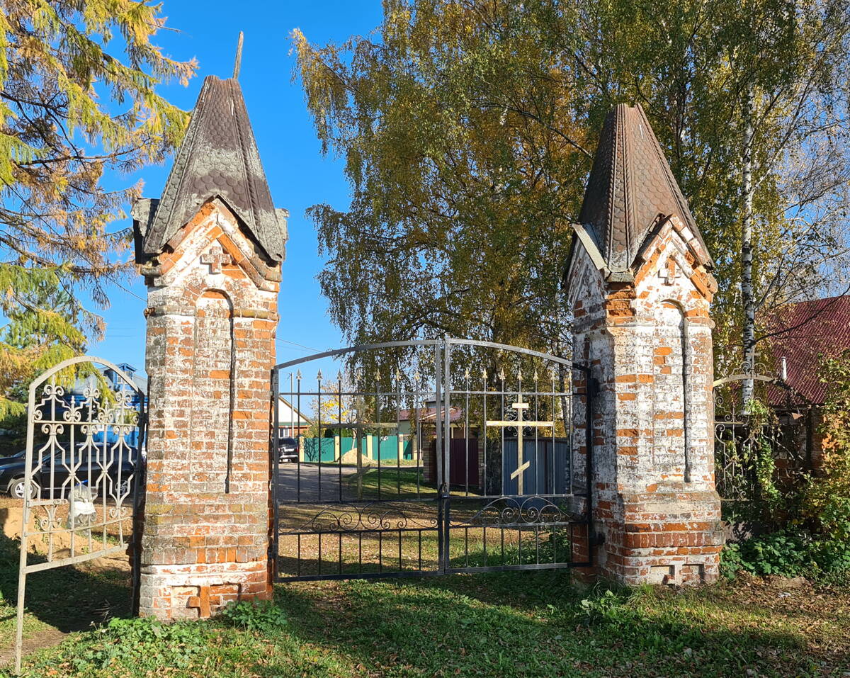 Церковь Преображения Господня, Горицы (Суздальский район, Владимирская область). дополнительная информация, Ворота ограды, внутренняя сторона