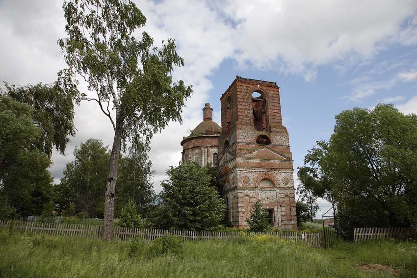 Новгородское. Церковь Воскресения Христова. фасады