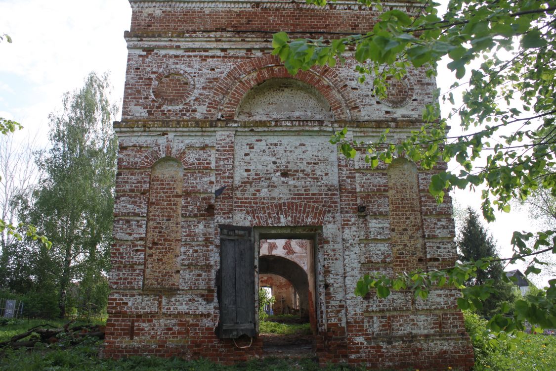 Церковь Воскресения Христова, Новгородское (Суздальский район, Владимирская область). архитектурные детали, Основание колокольни, вид с запада