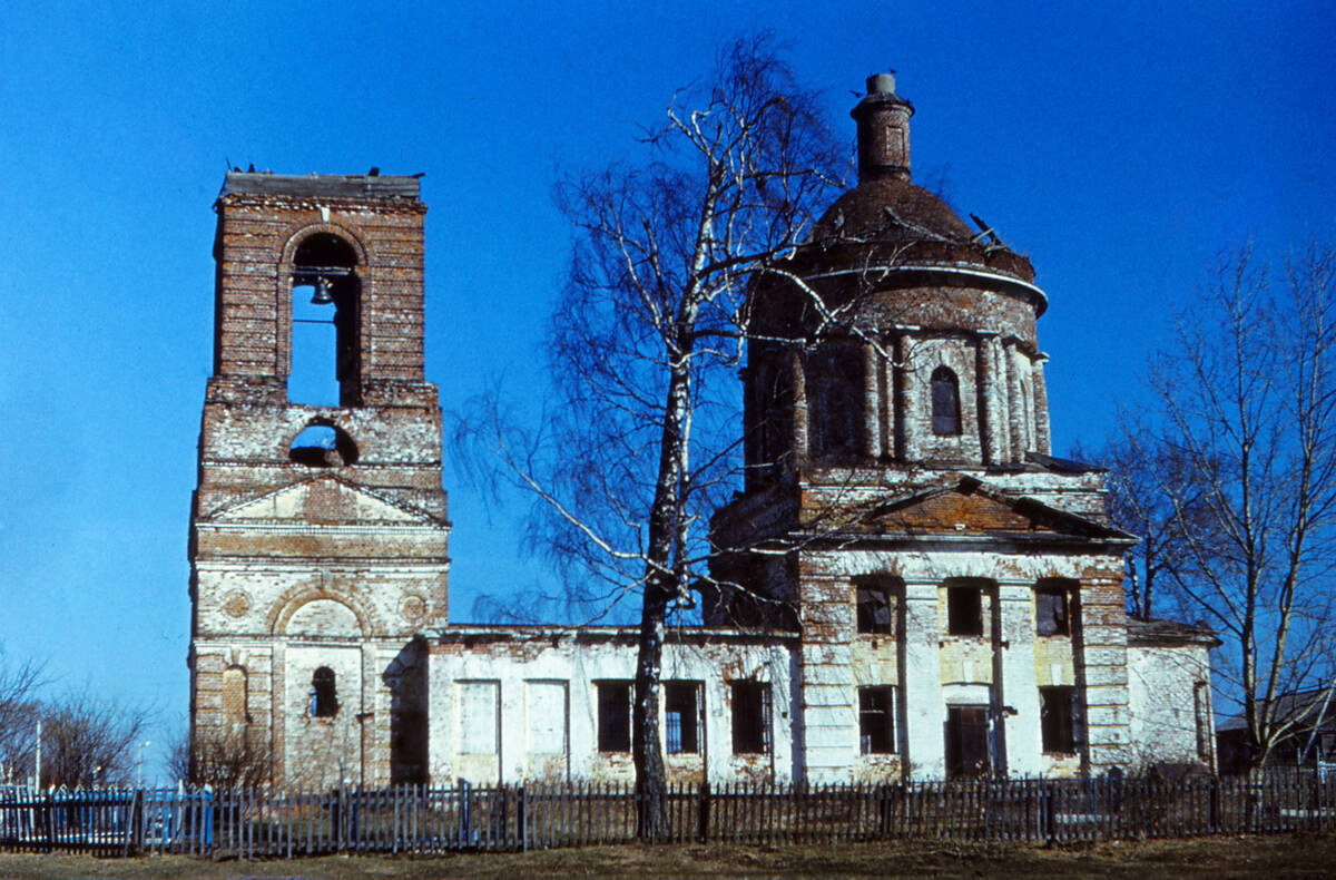 Новгородское. Церковь Воскресения Христова. фасады