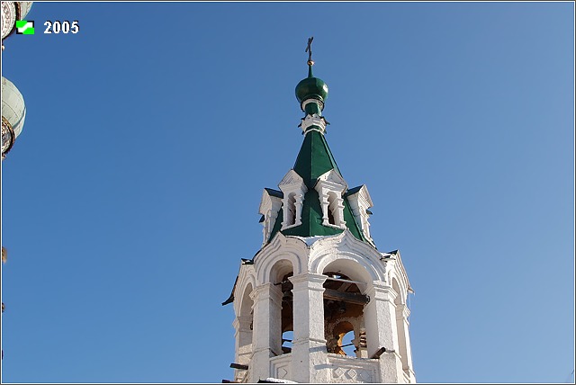 Владимир. Церковь Успения Пресвятой Богородицы. архитектурные детали, Завершение колокольни