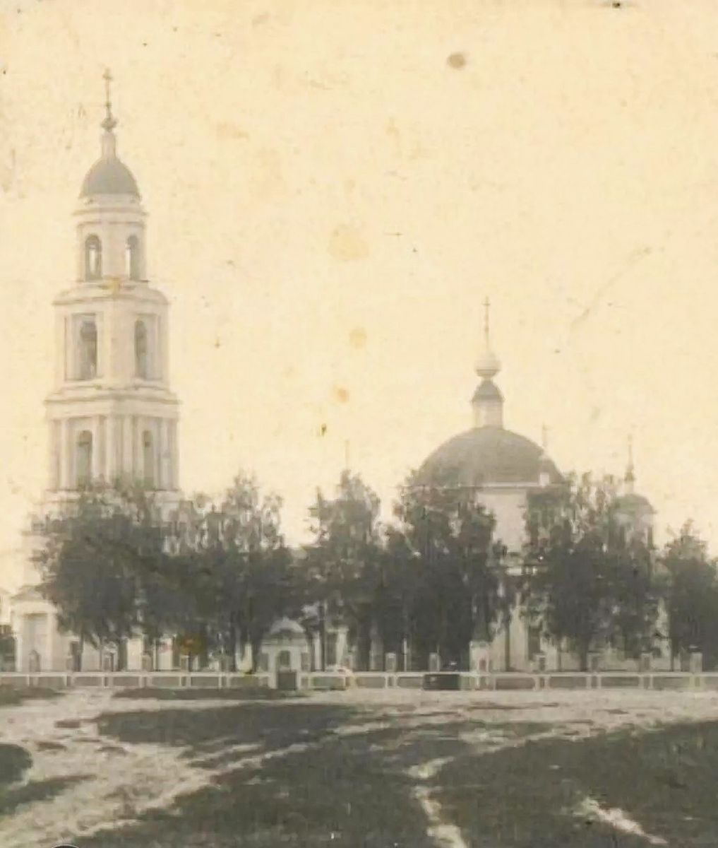 Фотография датируется 1890-1900 гг. С сайта: pastvu.com, архивная фотография. Церковь Воскресения Христова, Ильинский Погост (Орехово-Зуевский городской округ, Московская область)