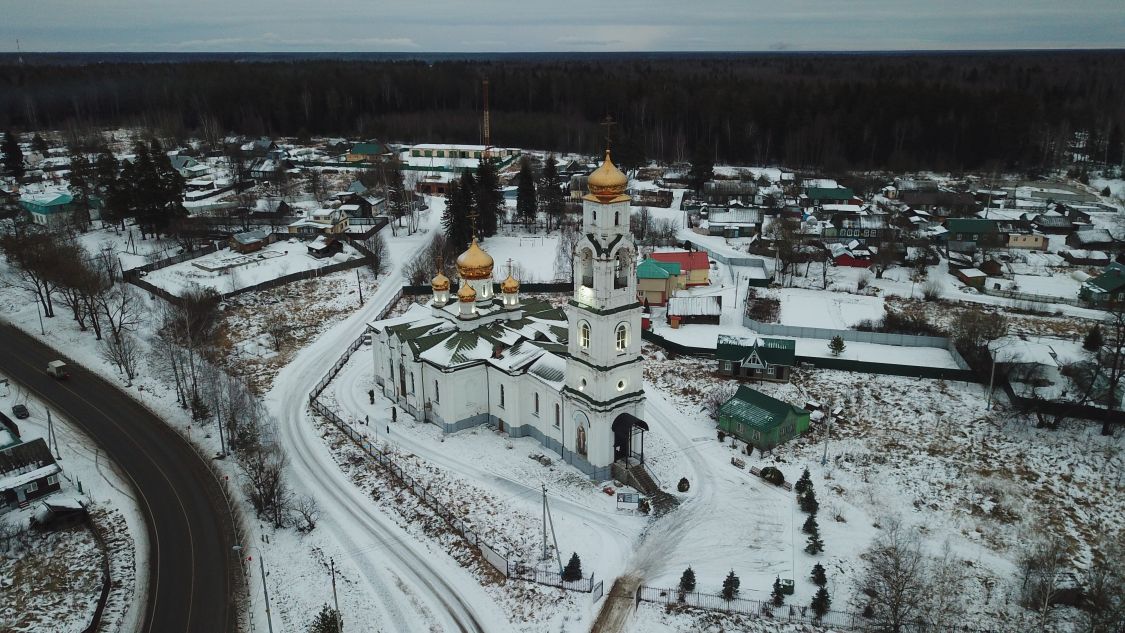 Середниково. Церковь Николая Чудотворца. общий вид в ландшафте