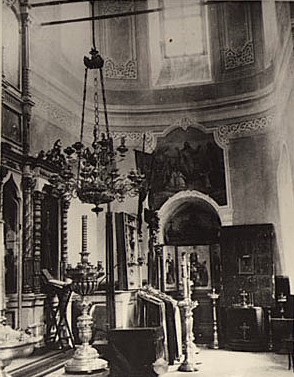 Интерьер церкви Вознесения Господня. Приблизительная датировка: 1920-1930-е гг. С сайта: https://бурцево.рф/, архивная фотография. Церковь Вознесения Господня, Бурцево (Наро-Фоминский городской округ, Московская область)