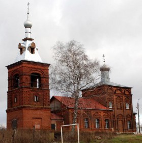 Суромна. Церковь Введения во храм Пресвятой Богородицы