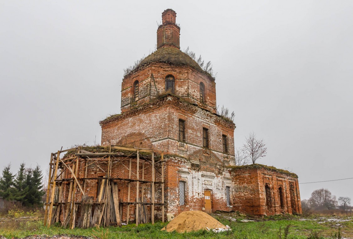 Головенцыно. Церковь Воскресения Христова. фасады, Вид с северо-востока