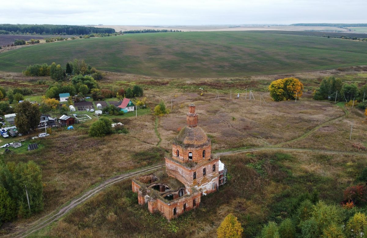 Головенцыно. Церковь Воскресения Христова. общий вид в ландшафте