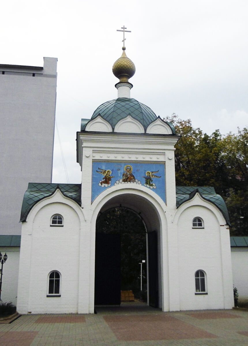 Крестовоздвиженский монастырь, Советский район (Нижний Новгород, город, Нижегородская область). дополнительная информация, Главные врата ограды территории монастыря