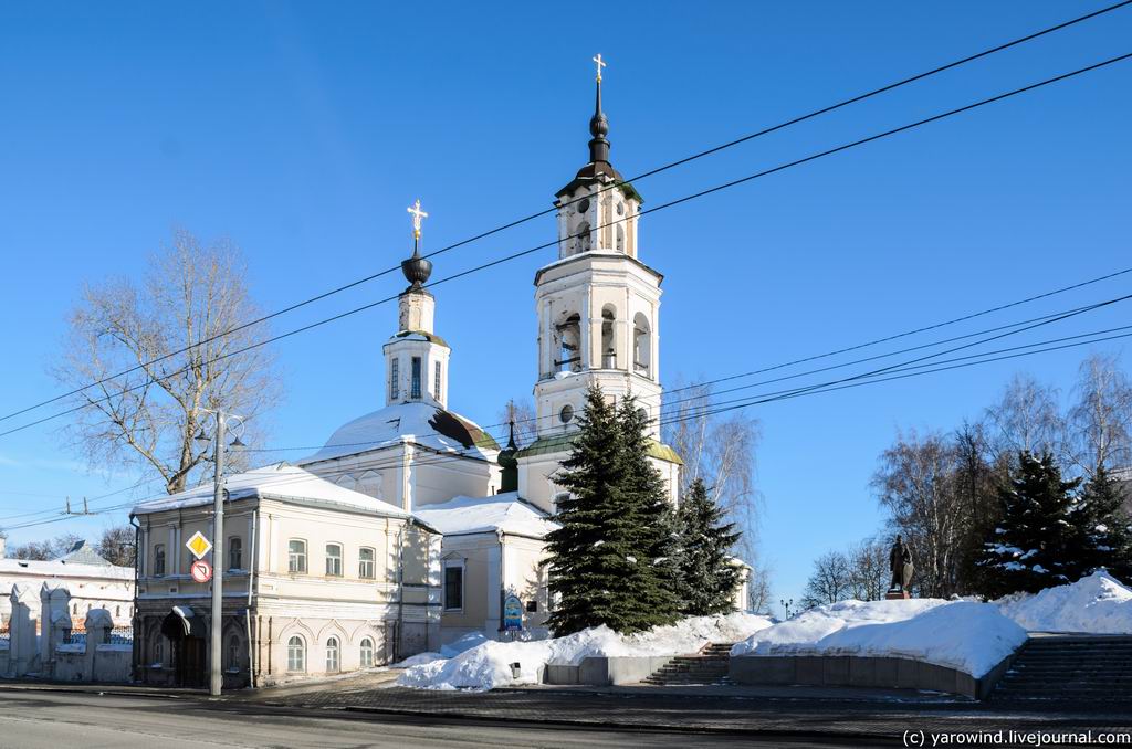 Владимир. Церковь Николая Чудотворца (Николо-Кремлевская). общий вид в ландшафте