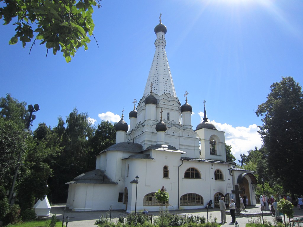 Церковь Покрова Пресвятой Богородицы в Медведкове, Южное Медведково (Северо-Восточный административный округ (СВАО), г. Москва). фасады