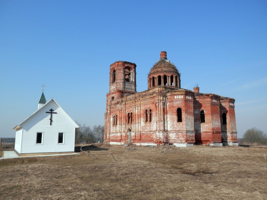 Городково. Церковь Михаила Архангела. общий вид в ландшафте