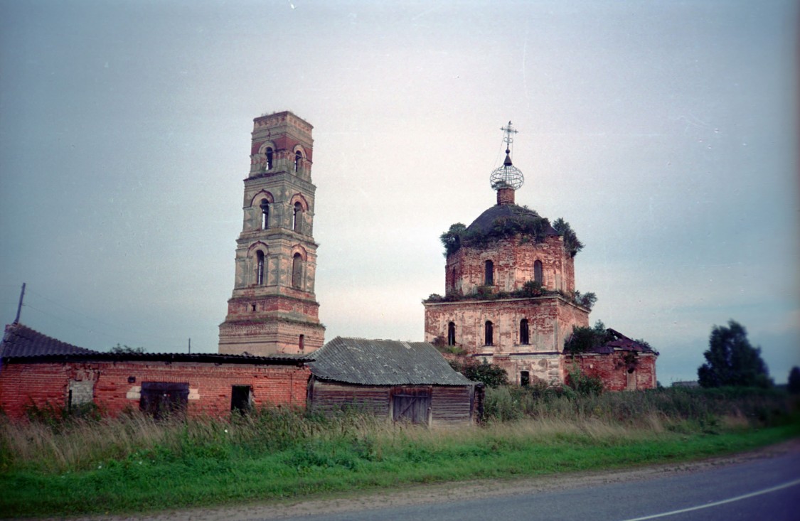 Церковь Успения Пресвятой Богородицы, Пушкино (Калининский район, Тверская область). фасады