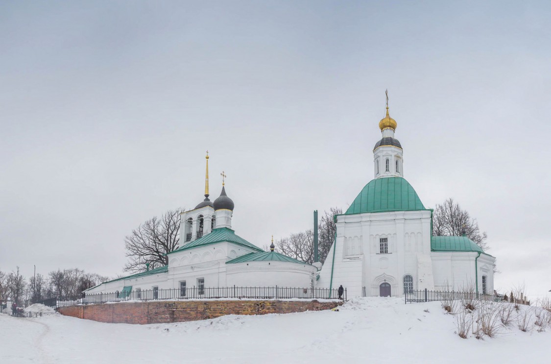 Владимир. Храмовый комплекс. Церкви Спаса Преображения и Николая Чудотворца. фасады, Панорама с юга