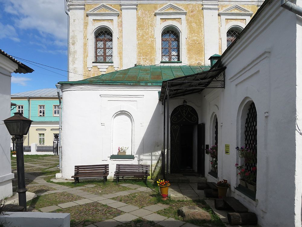 Церковь Георгия Победоносца, Владимир (Владимир, город, Владимирская область). архитектурные детали, Вход в храм