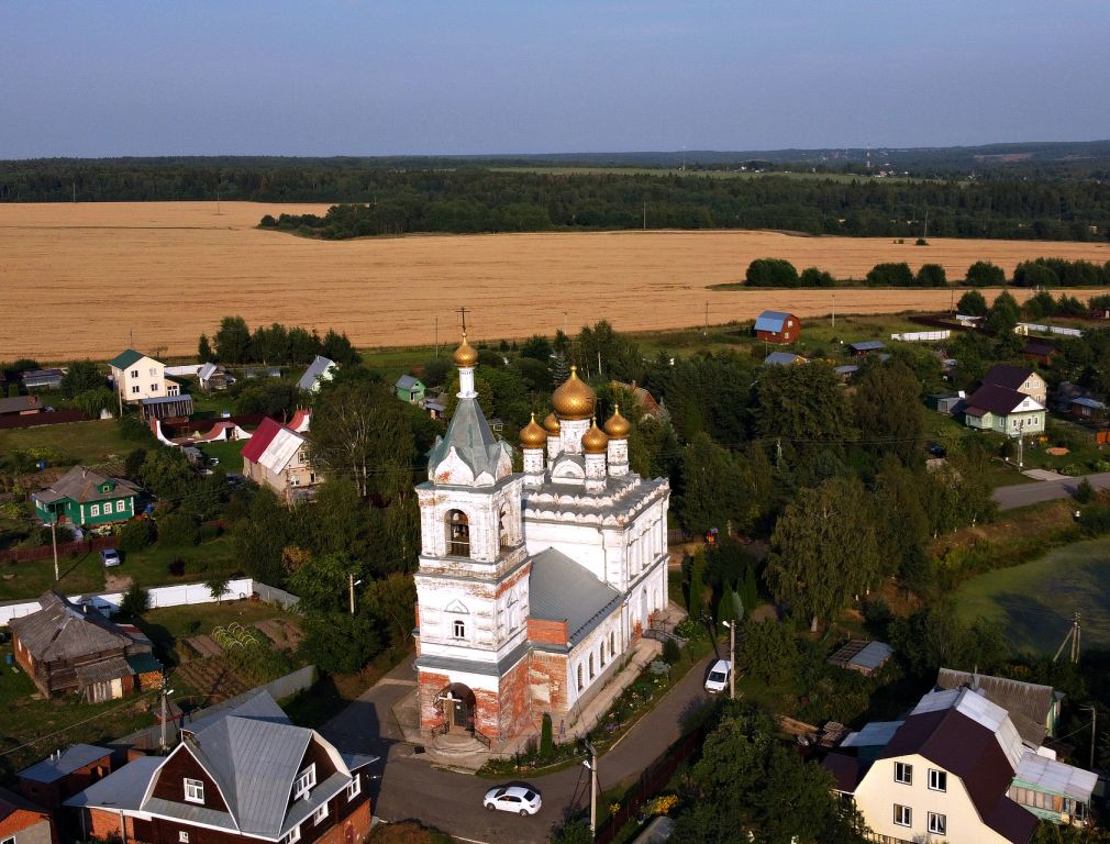 Церковь Покрова Пресвятой Богородицы, Жестылёво (Дмитровский городской округ, Московская область). общий вид в ландшафте