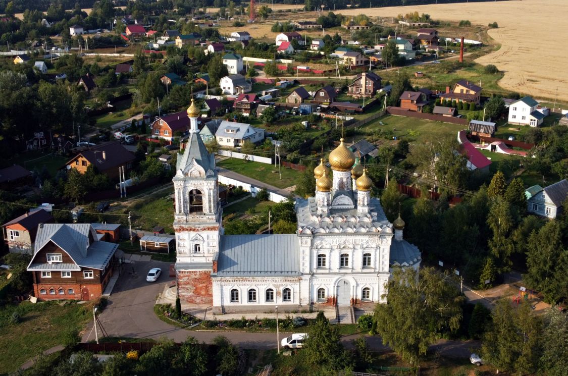 Церковь Покрова Пресвятой Богородицы, Жестылёво (Дмитровский городской округ, Московская область). общий вид в ландшафте