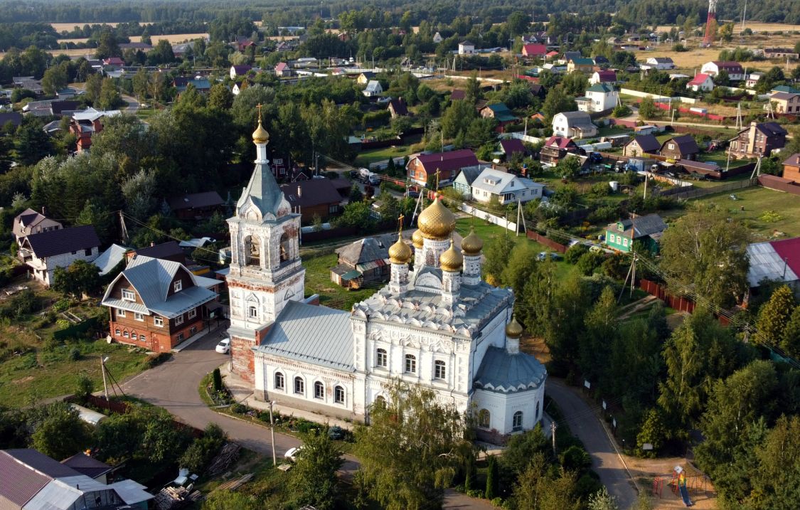Церковь Покрова Пресвятой Богородицы, Жестылёво (Дмитровский городской округ, Московская область). общий вид в ландшафте