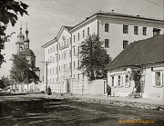 Церковь Богоявления Господня, Церковь на дальнем плане (источник - http://kompas-kaluga.ru/historyitem/12436/)<br>, Калуга, Калуга, город, Калужская область