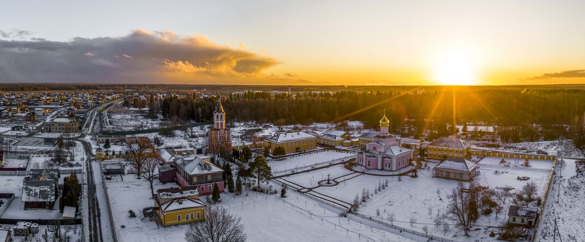 общий вид в ландшафте. Троице-Одигитриевская Зосимова пустынь, Зосимова пустынь (Троицкий административный округ (ТАО), г. Москва)