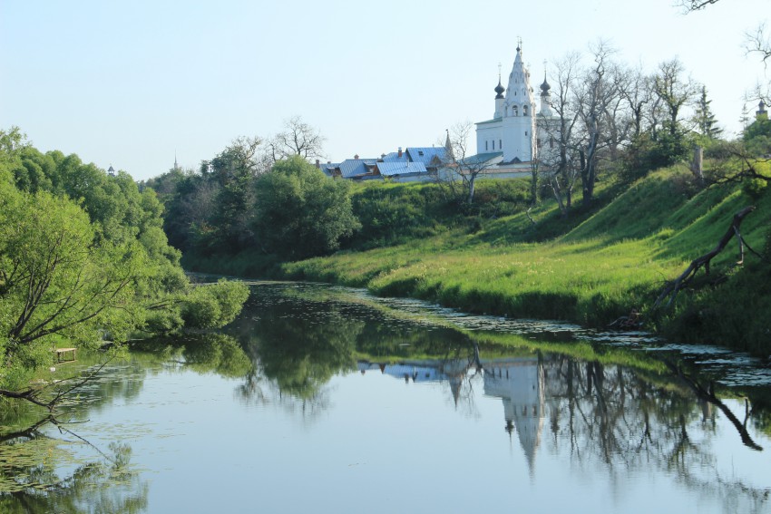 Суздаль. Александровский мужской монастырь. общий вид в ландшафте