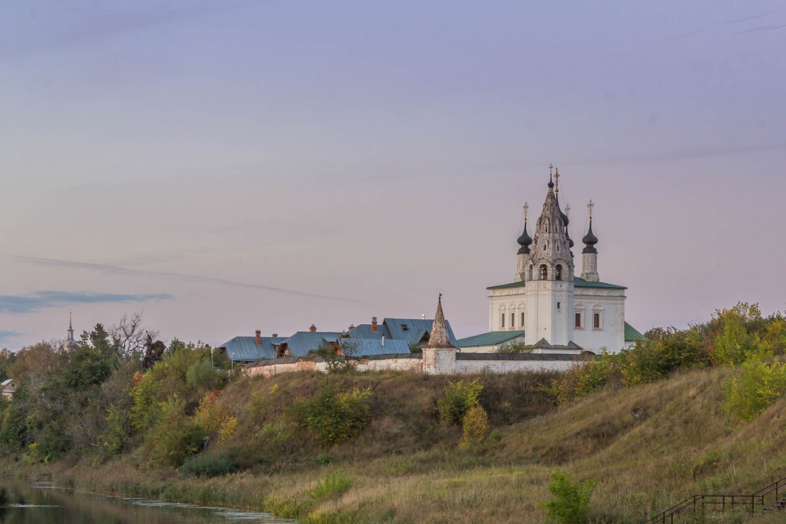 Суздаль. Александровский мужской монастырь. общий вид в ландшафте, Вид с юга