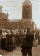 Церковь Успения Пресвятой Богородицы, Снятие колоколов со звонницы Успенской церкви в 1930-е годы. Фотография с сайта: petushki-hram.blagochin.ru, Петушки, Петушинский район, Владимирская область