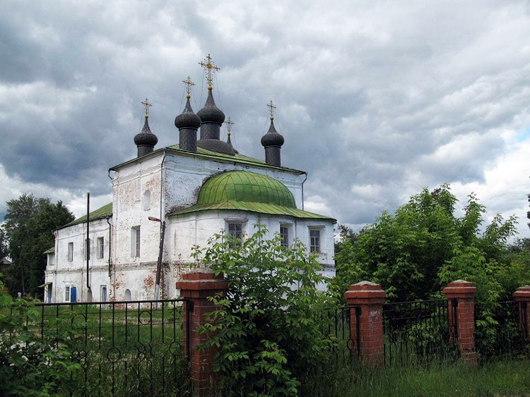 Балахна. Покровский монастырь. Церковь Покрова Пресвятой Богородицы. общий вид в ландшафте