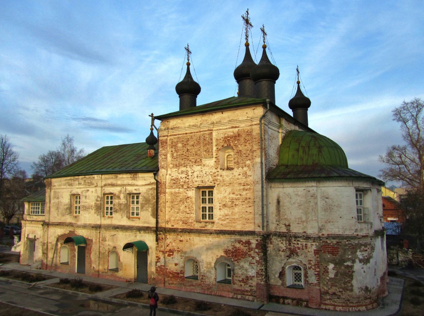 Церковь Покрова Пресвятой Богородицы, Балахна (Балахнинский район, Нижегородская область). фасады, вид с юго-востока с крыльца Никольской церкви