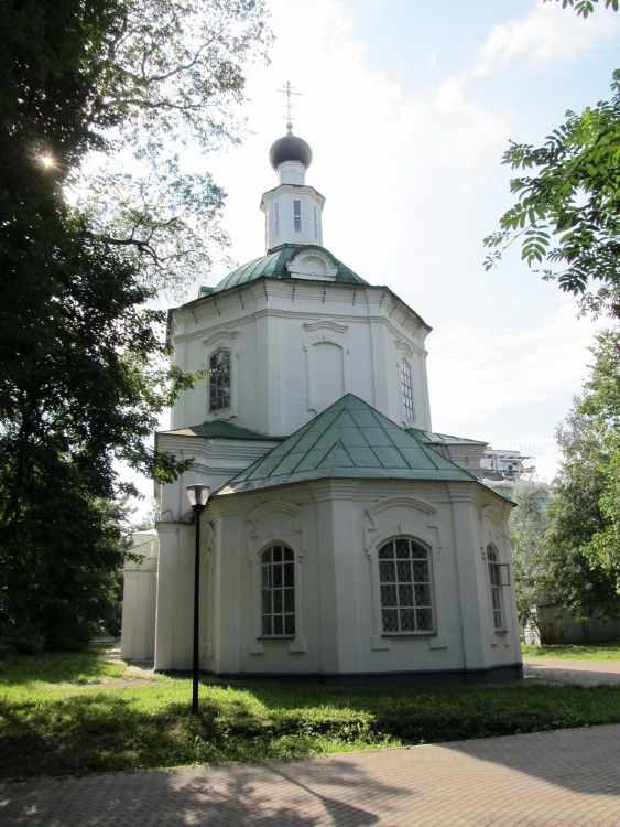 Нижегородский район. Церковь Петра и Павла на бывшем Петропавловском кладбище. фасады