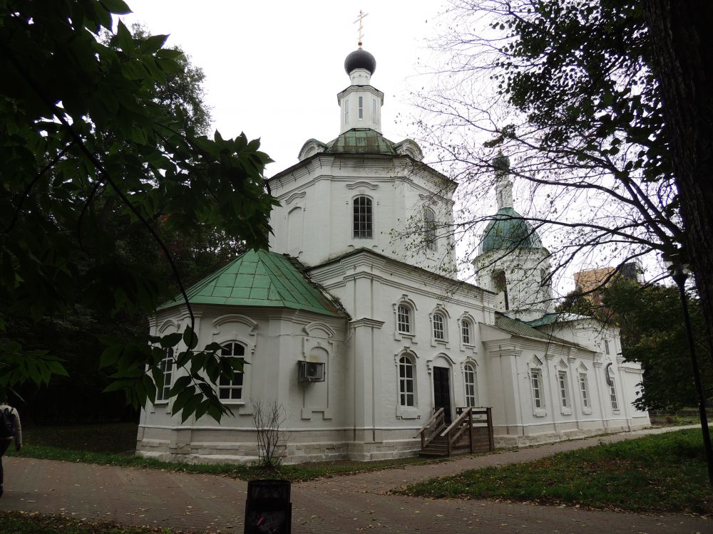 Нижегородский район. Церковь Петра и Павла на бывшем Петропавловском кладбище. фасады