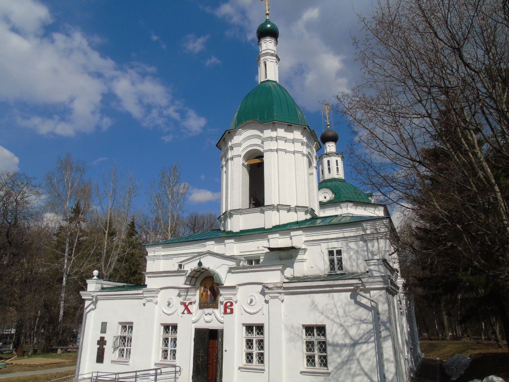 Нижегородский район. Церковь Петра и Павла на бывшем Петропавловском кладбище. фасады