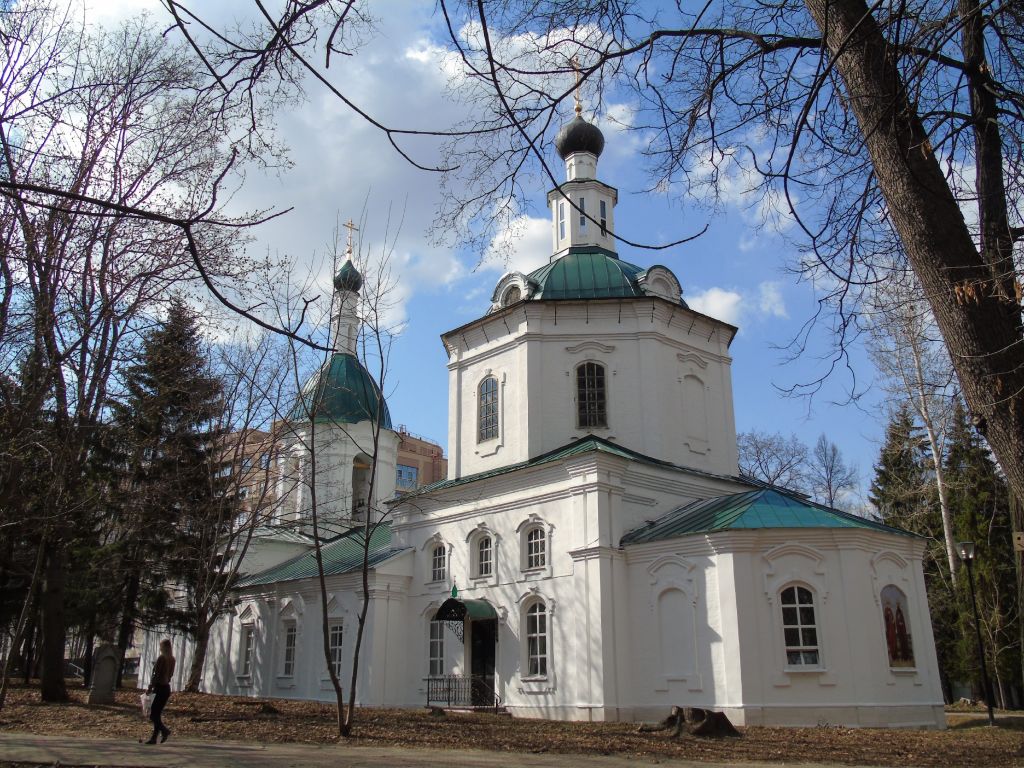 Нижегородский район. Церковь Петра и Павла на бывшем Петропавловском кладбище. фасады