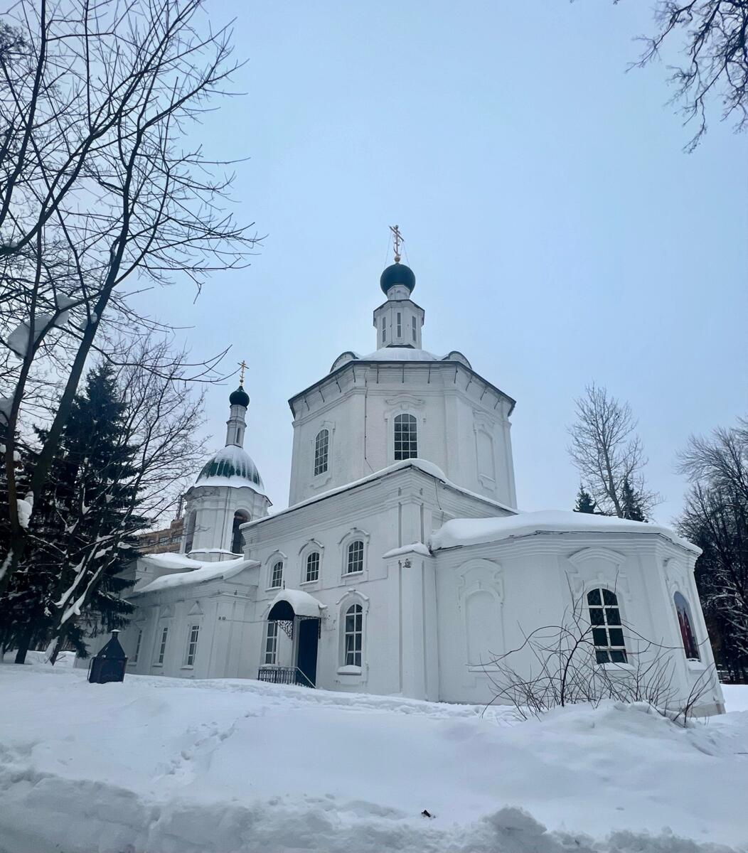 Нижегородский район. Церковь Петра и Павла на бывшем Петропавловском кладбище. фасады