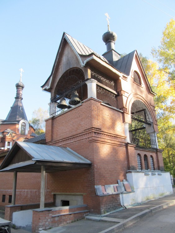 Церковь Всех Святых на кладбище 
