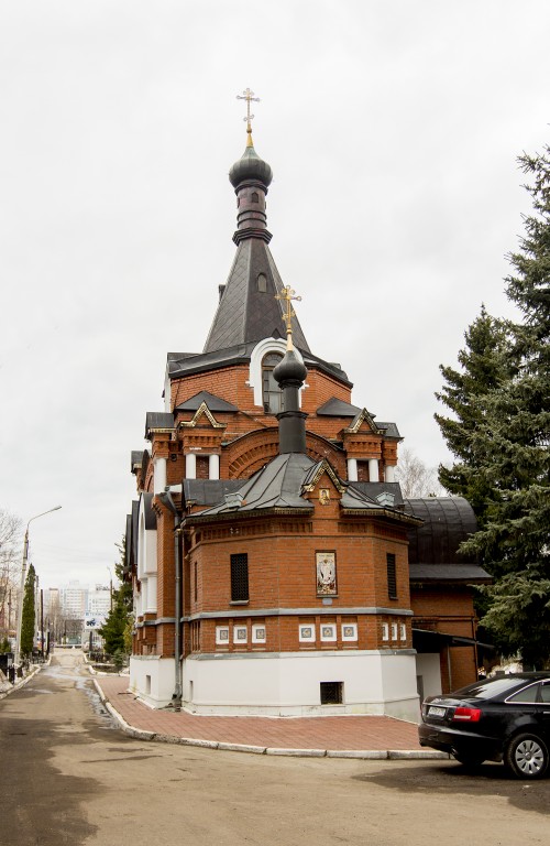 Церковь Всех Святых на кладбище 